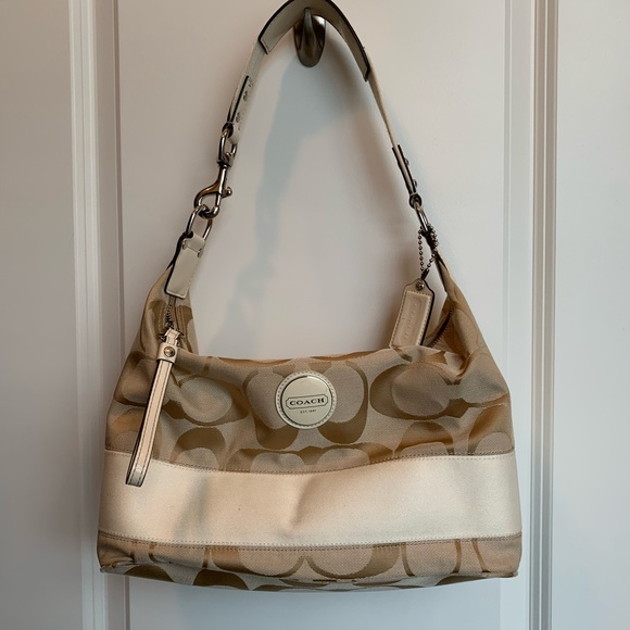 New Coach Shoulder Tote Bag, cream and beige in color. New condition! - Picture 2 of 8